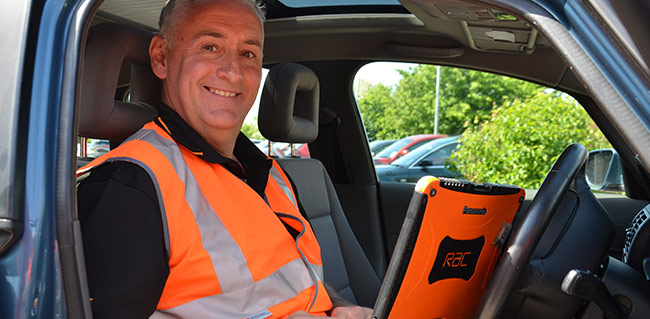 Patrol man using the RAC Scan tough book image