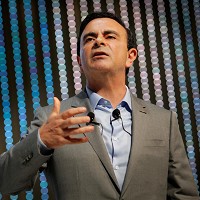 Nissan unveils zero-emission car