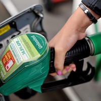 Asda cuts petrol price to under £1 a litre