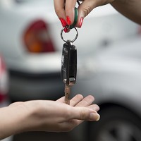 Motorists drive hard bargain on new cars