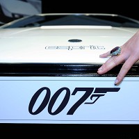 Bond's Lotus goes under the hammer