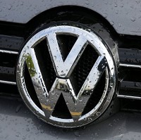 Scandal-hit VW reports £2.5b loss