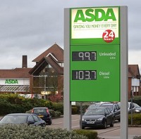 'Cut petrol prices for Xmas' stores urged