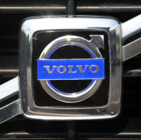 'Ambitious' Volvo targets driverless trials