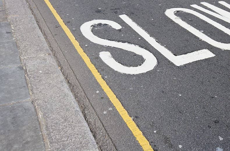road-markings-single-yellow-line