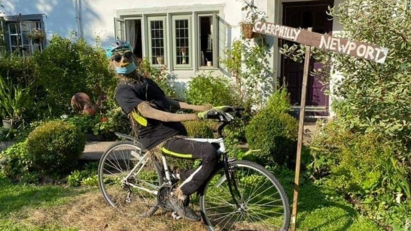 traffic-scarecrow-cyclist