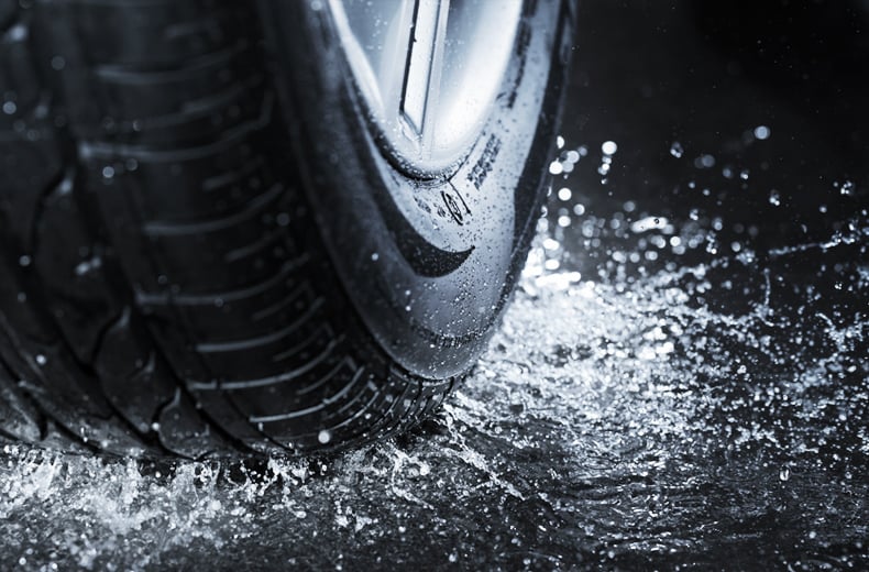 What is aquaplaning and how to avoid it | RAC Drive