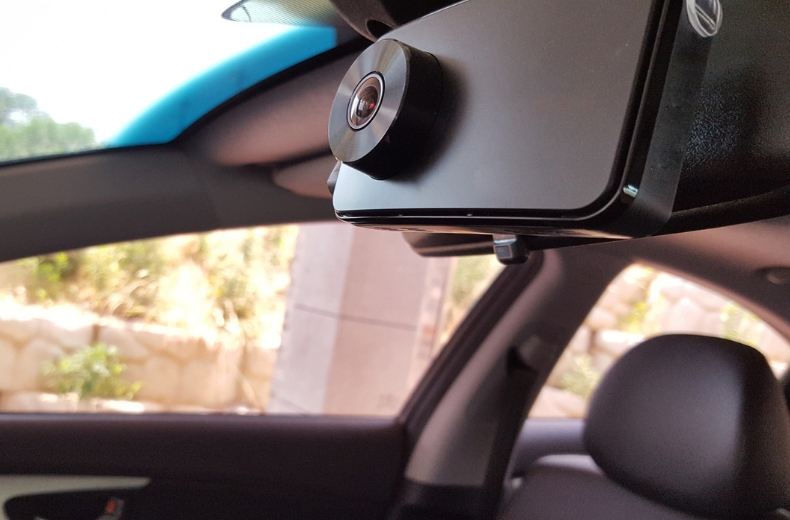 Dash cams guide front facing