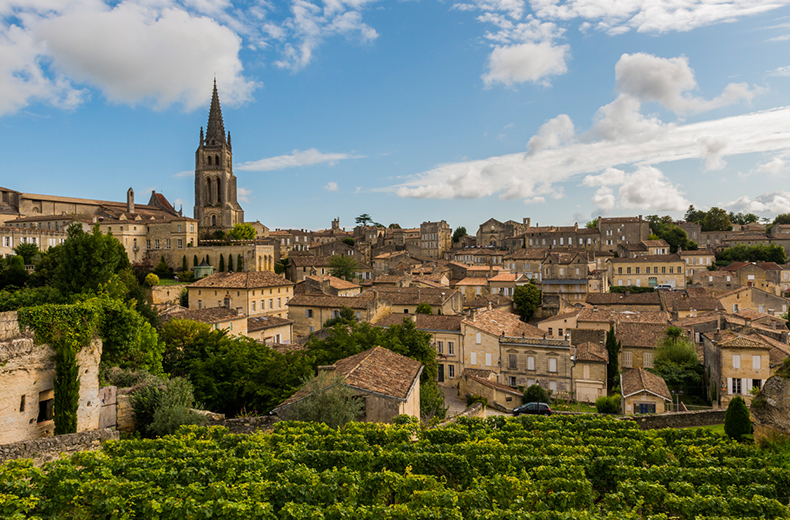 Europe-best-food-drink-events-destinations-saint-emilion