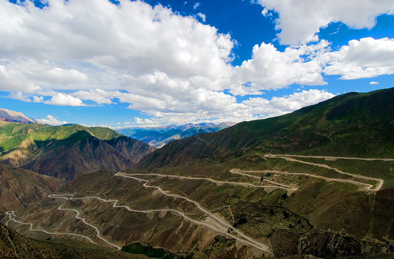most-dangerous-crazy-roads-sichuan-tibet-highway