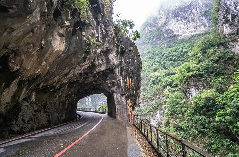 most-dangerous-crazy-roads-taroko-gorge