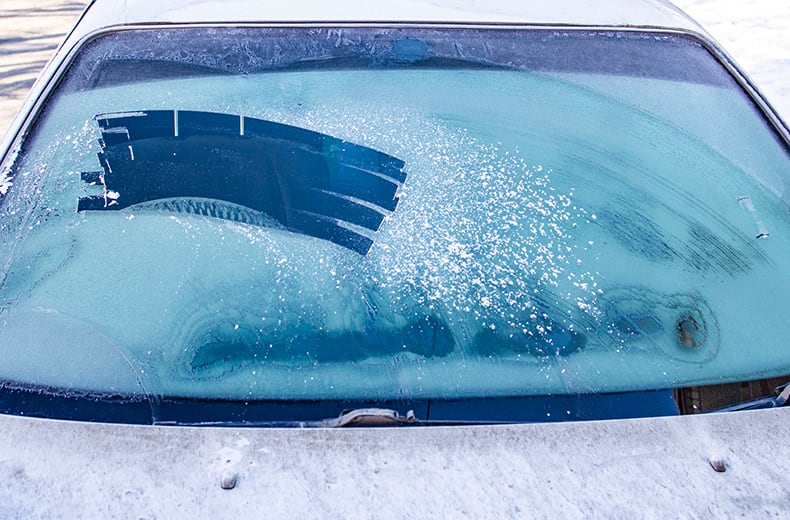 winter-driving-myths-windscreen