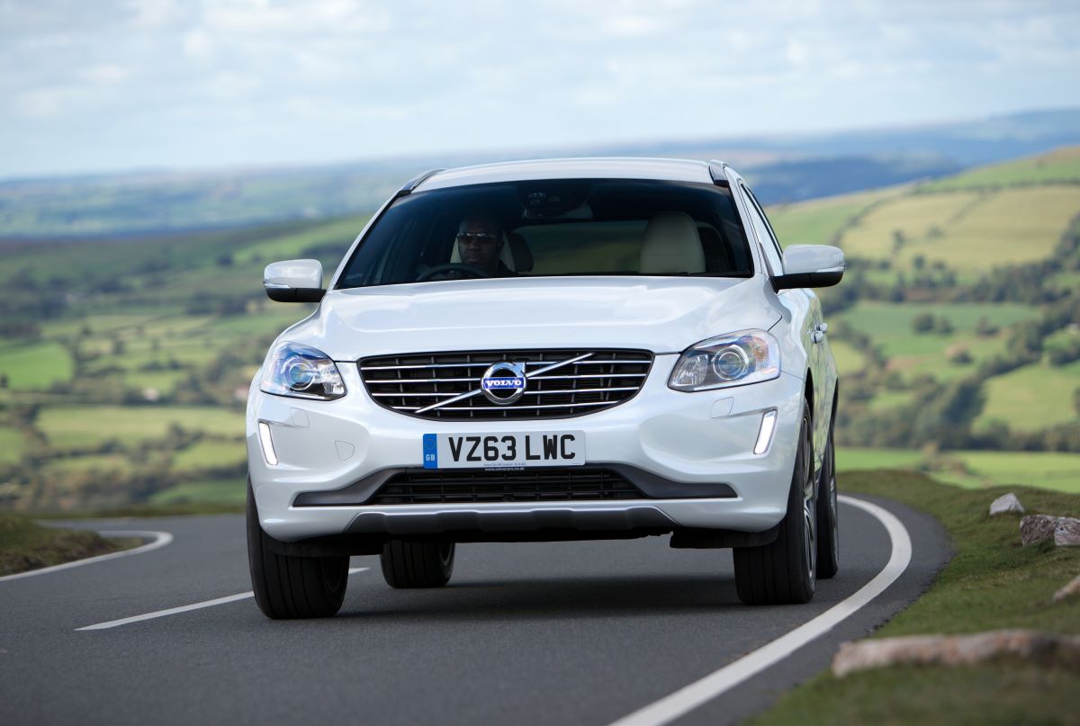 Volvo XC60 front driving