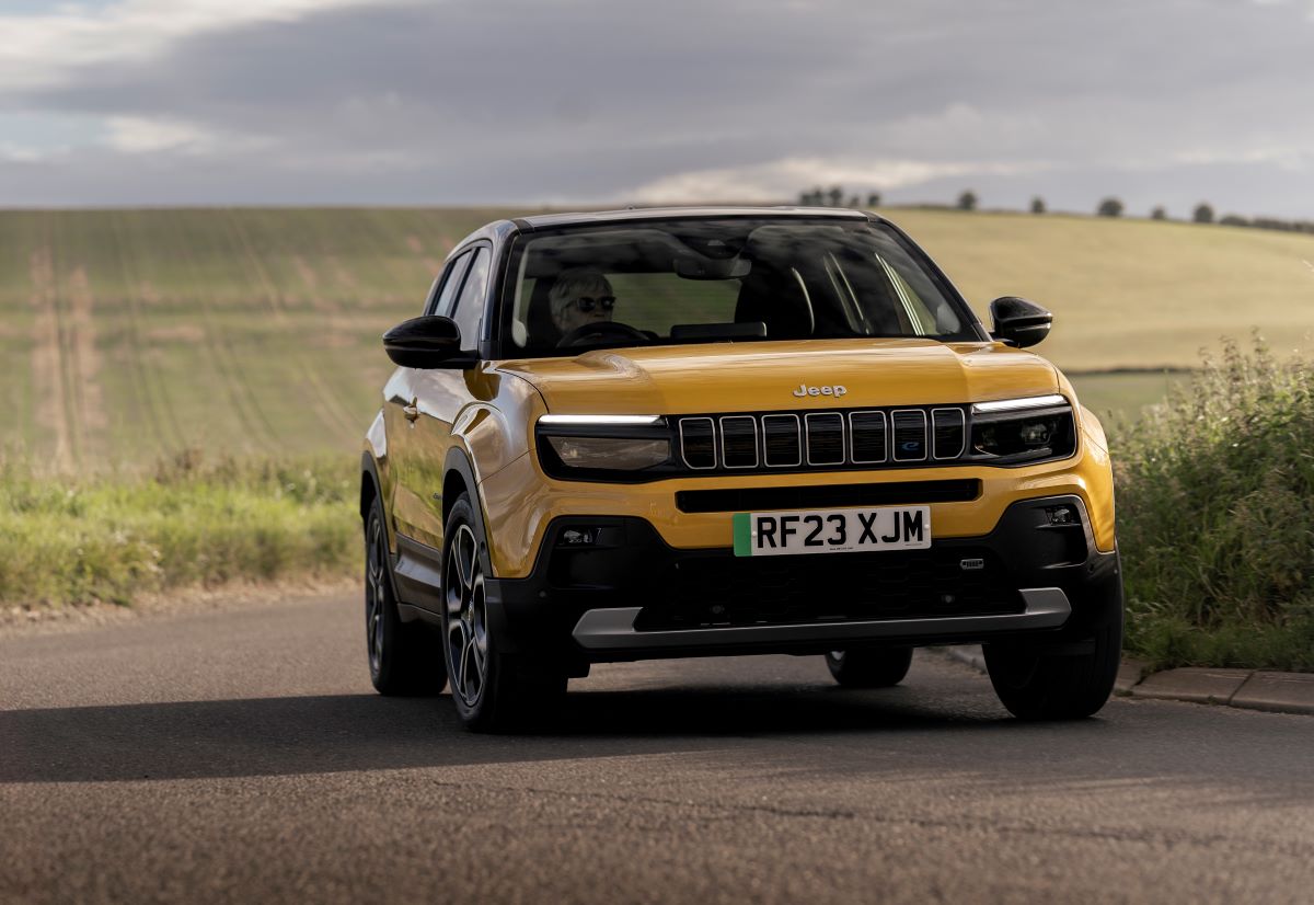 Jeep Avenger front driving