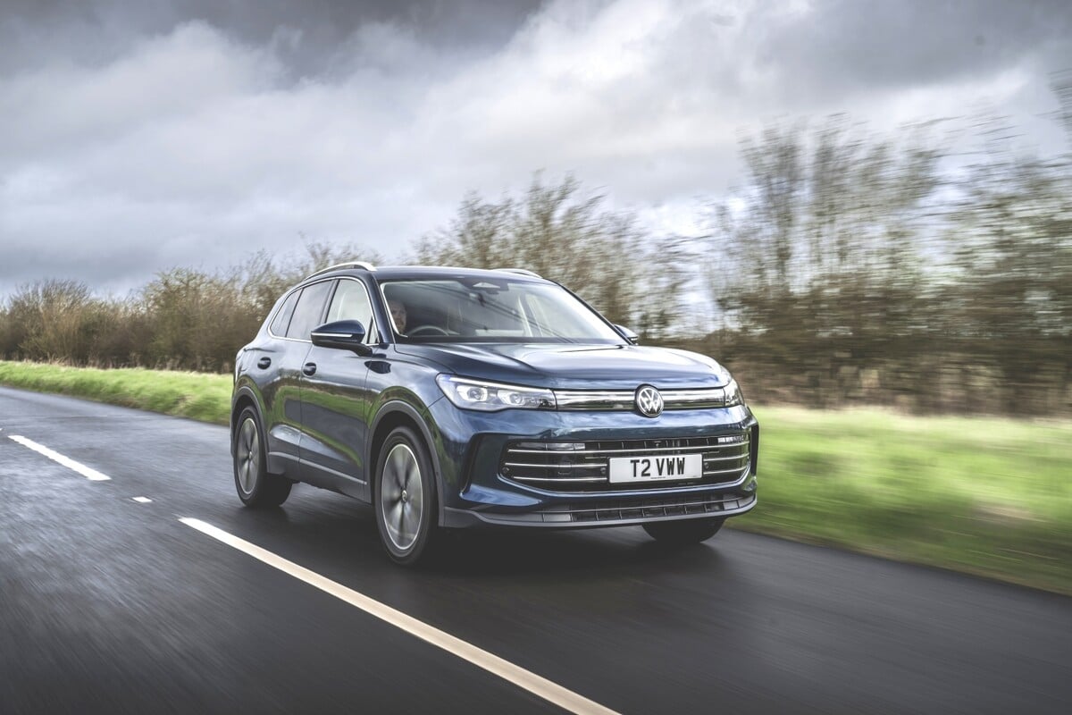 VW Tiguan eHybrid driving