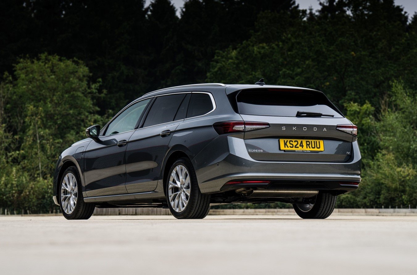 Skoda Superb rear static