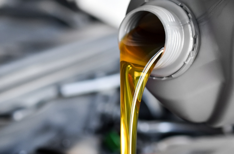 car-maintenance-checks-oil-aarons-autos