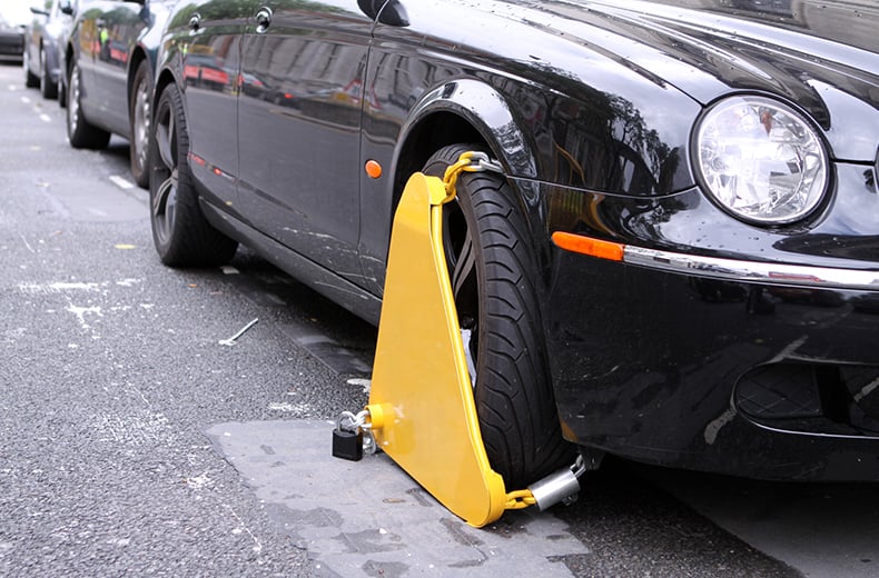car-towed-clamped-guide-boot