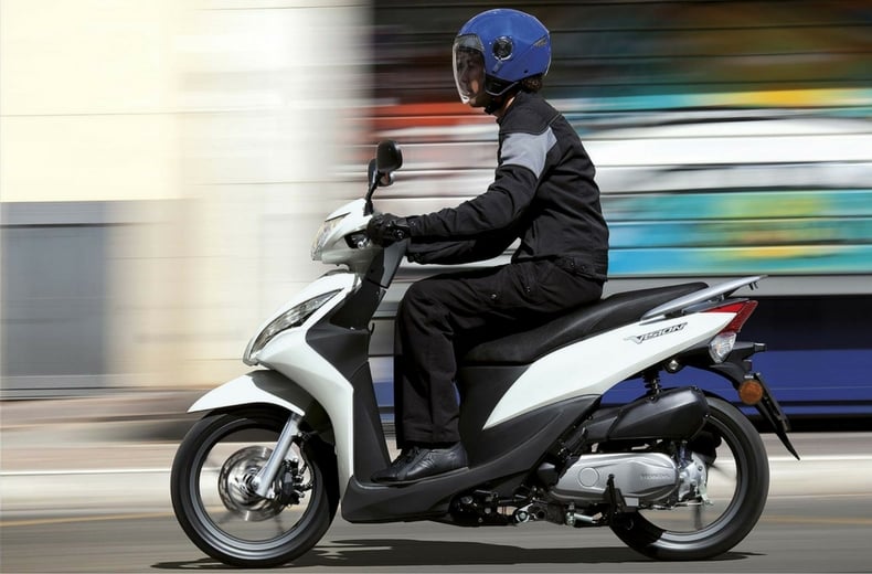Best motorbikes for beginners Honda Vision 50