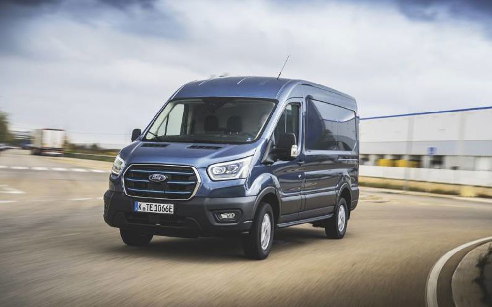 7 Tips for Driving a Van | RAC